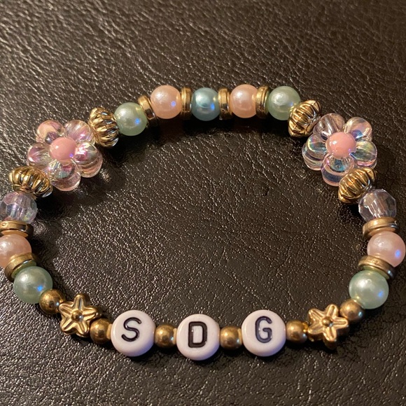 Say Don’t Go Taylor Swift Handmade Friendship Bracelet - Picture 2 of 3